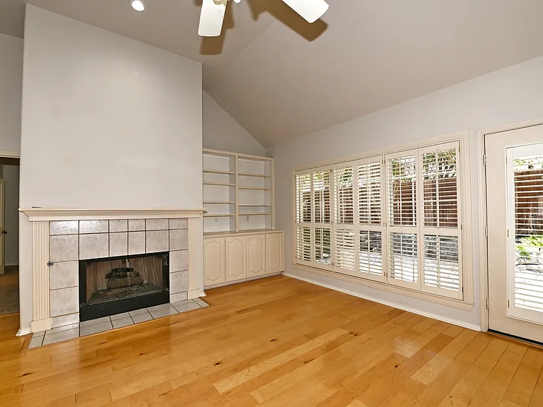 1615 Hawks Tree Ln — Photo 20