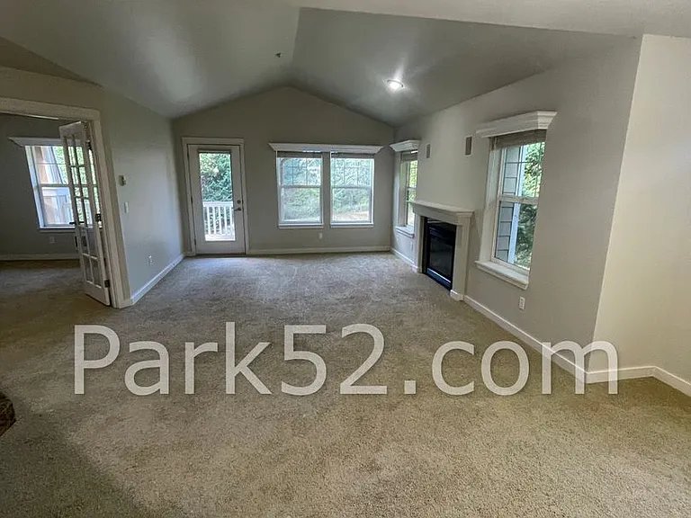 1851 McNeil Cir — Photo 3