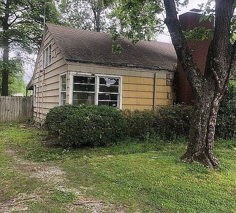 3rd image of 1600 W Walnut St