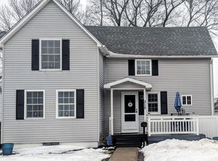 315 North Ave, Sycamore, IL 60178