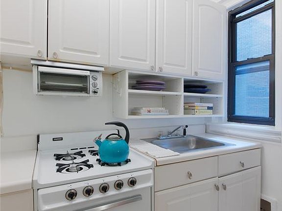 5th image of 127 W 96th St APT 9E