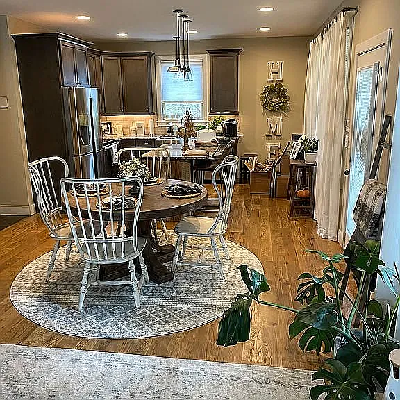 1320 Whitower Dr — Photo 3