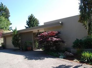 3170 Robinson Dr, Oakland, CA 94602