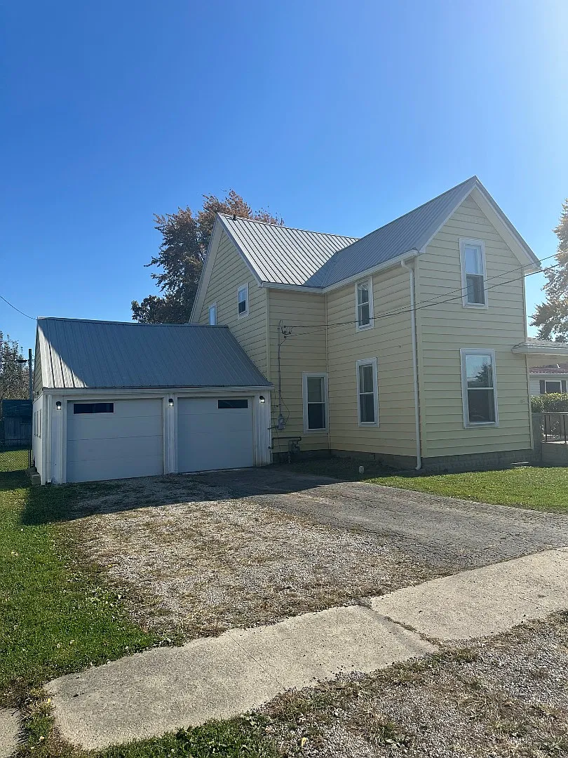 332 N Race St — Photo 3