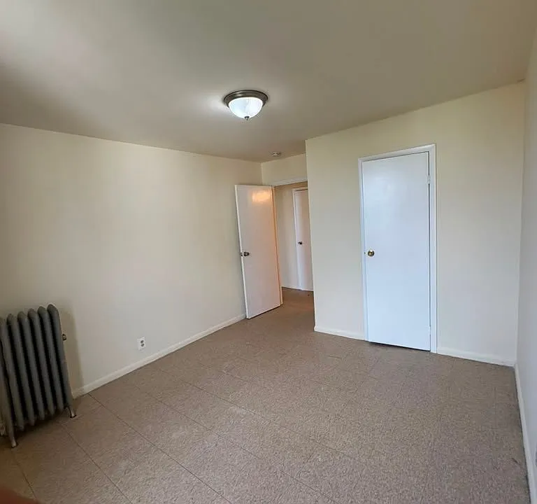 185 Valentine Ln #4W