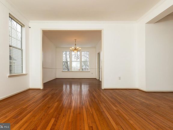 5th image of 517 Skidmore Blvd