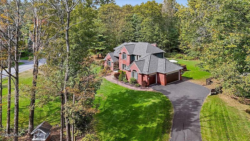 5th image of 80 Fieldstone Drive