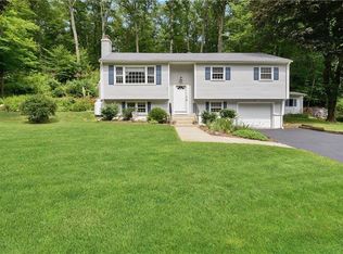 5 Mary Ann Dr, Danbury, CT 06811