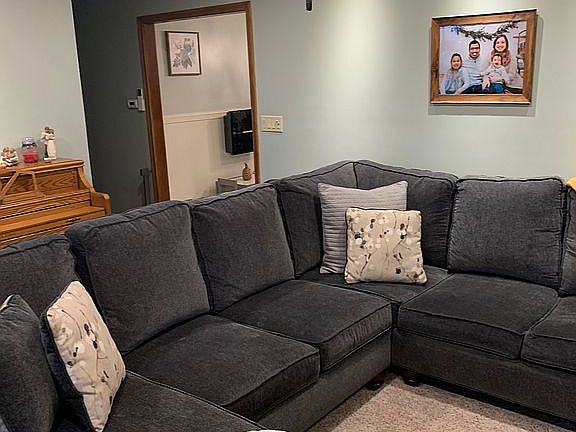4th image of 19 Strawberry Ln