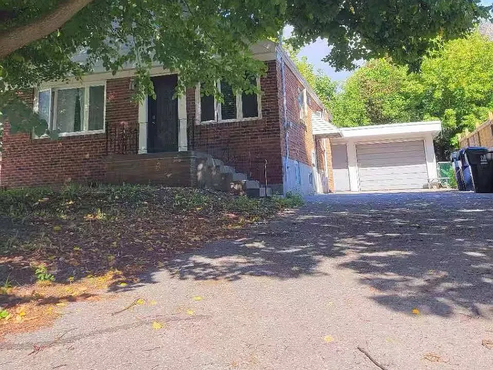 182 Phyllis Ave