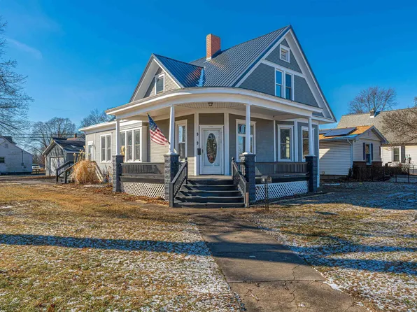 929 Decatur St, Lincoln, IL 62656