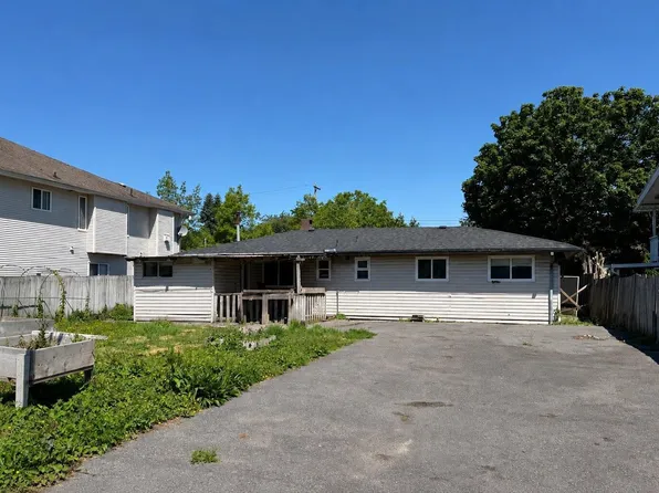 14086 72nd Ave, Surrey, BC V3W 2P8