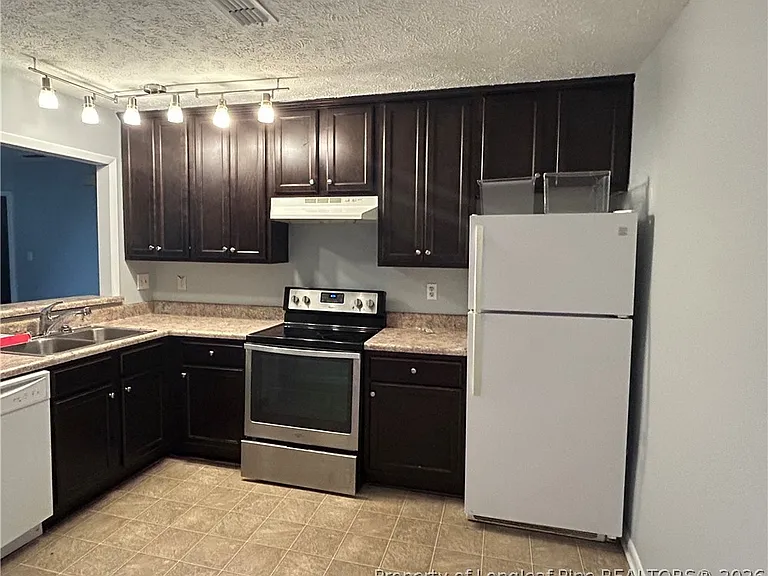7041 Candlewood Dr — Photo 5