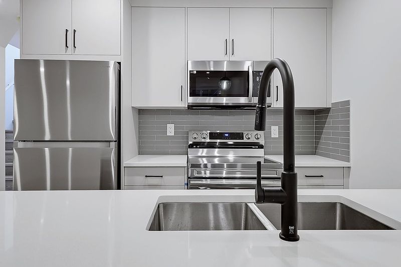 Calgary Apartment for rent - 1 Bedroom — photo 4