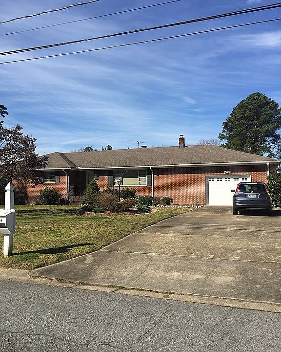 1st image of 2304 Lakewood Ln