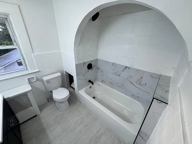 1580 Summit Ave #2 — Photo 3