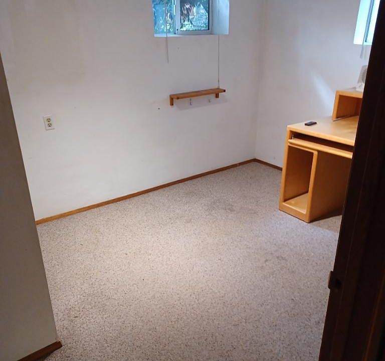 2nd image of 4215 12th Ave NE #Basement