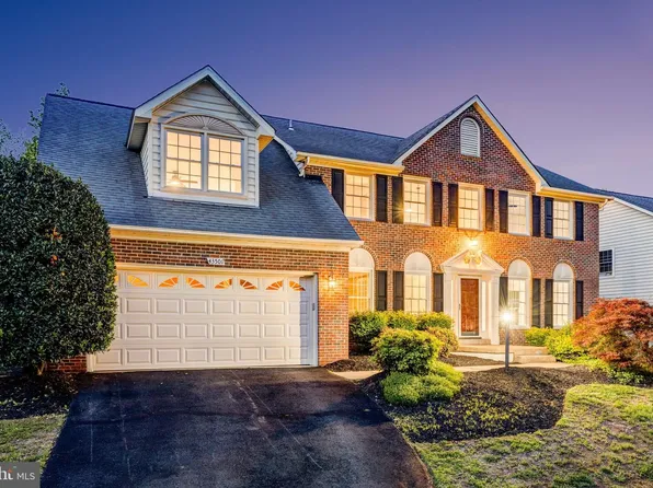 43501 Golden Meadow Cir, Ashburn, VA 20147