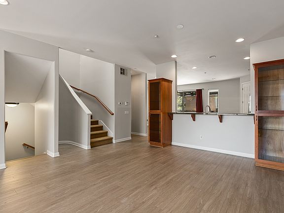 4th image of 4036 Eagle St