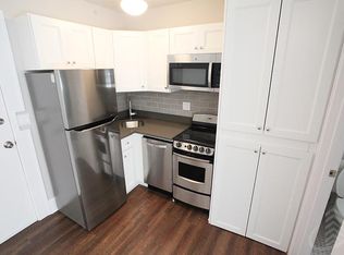 817 W Lakeside Ave, Chicago, IL 60640