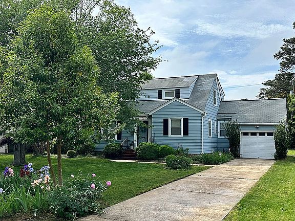 3rd image of 23 Holly Dr