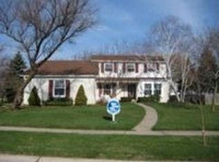 5590 Fawn Ct, Troy, MI 48098