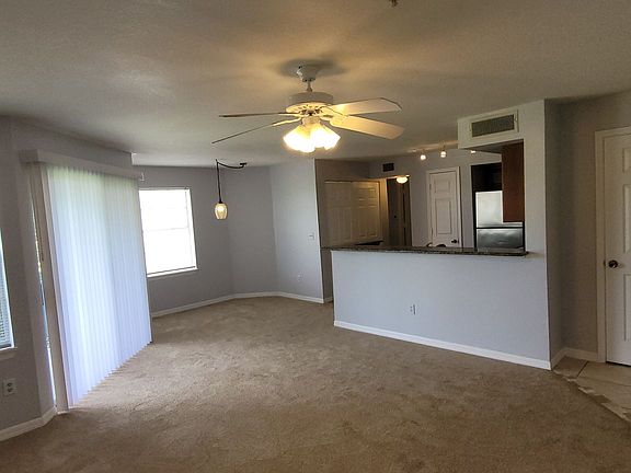 5th image of 7330 Westpointe Blvd APT 423