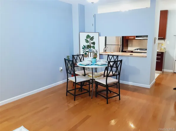 3330 61st Street #303, Woodside, NY 11377