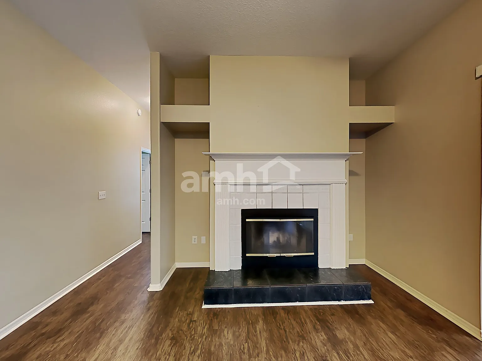 4 bed, 3.0 bath, 2534 sqft, $3,380 — Photo 4