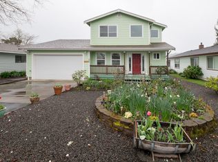9240 Trout Pl, Gleneden Beach, OR 97388