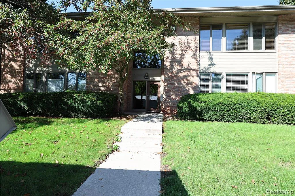 2 bed, 1.5 bath, 1014 sqft, $1,500 — Photo 2