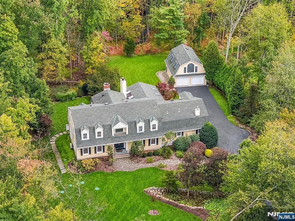 1st image of 22 Millstream Road