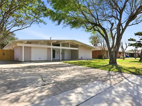 124 E Janin Cir, Portland, TX 78374