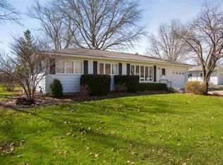 205 Oregon Rd, Cedar Falls, IA 50613