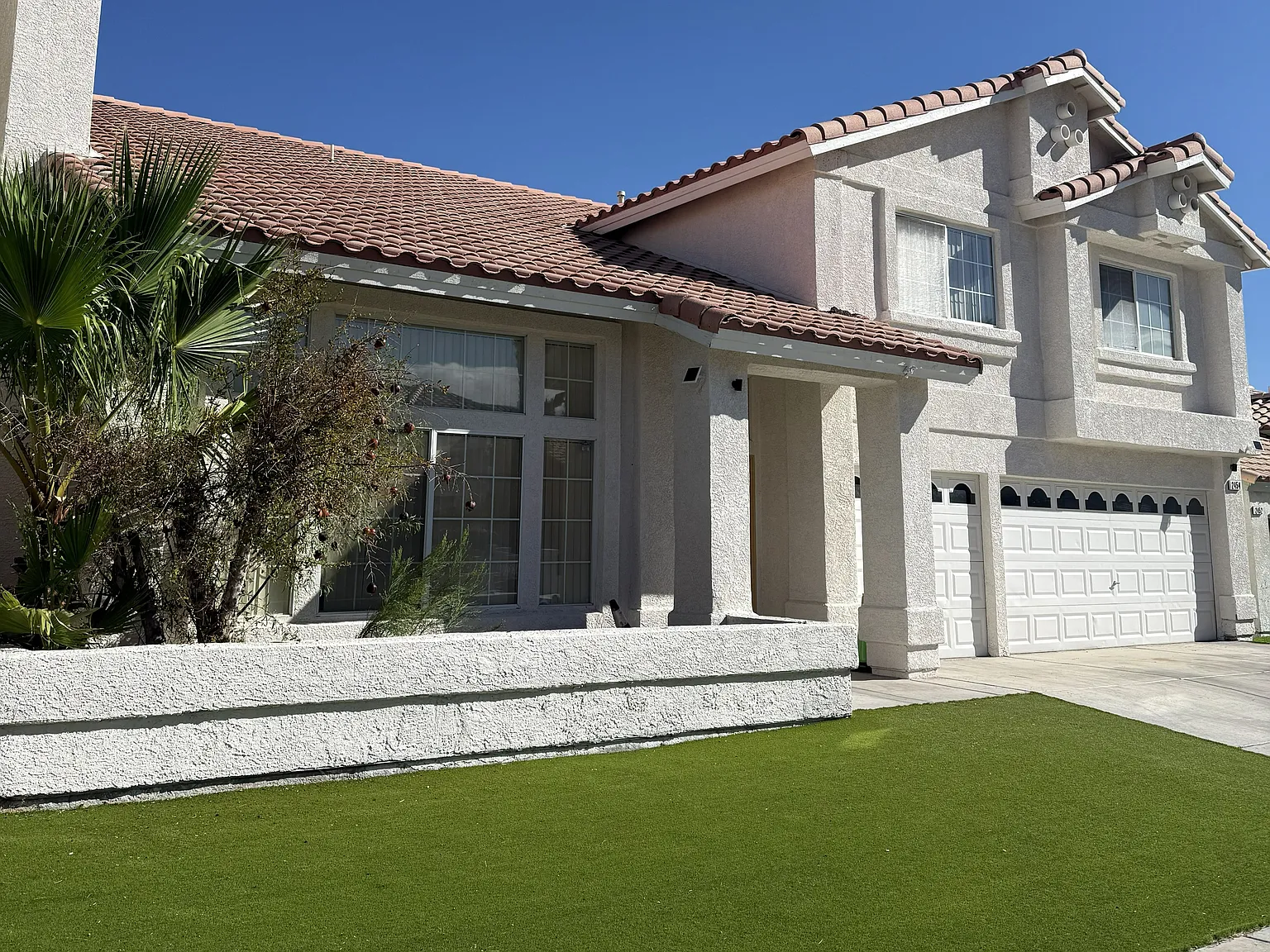 5 bed, 3788 sqft, $3,090 — Photo 2