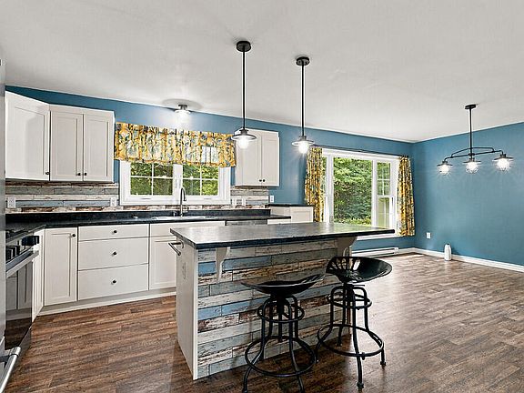 4th image of 682 Bog Road