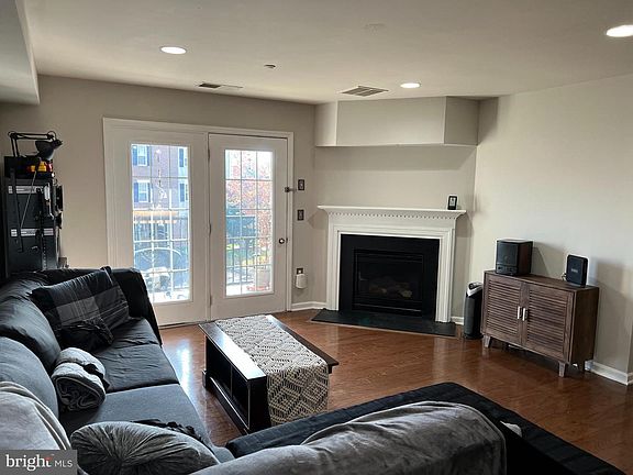 2nd image of 3930 Ashland Dr Suite 237