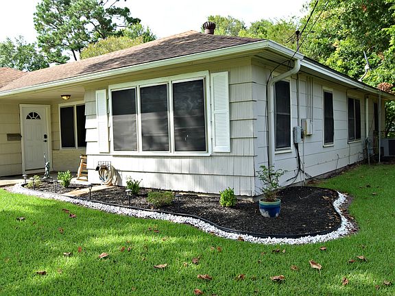 2nd image of 2420 Owens Ave