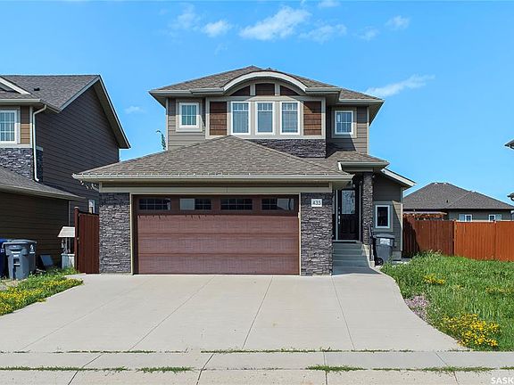 3rd image of 435 Pichler CRESCENT