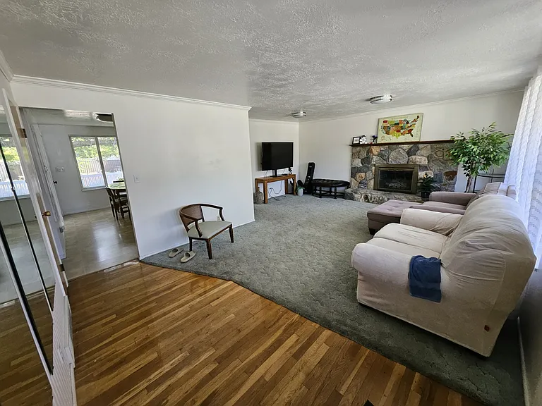 1230 E Manor Cir — Photo 6