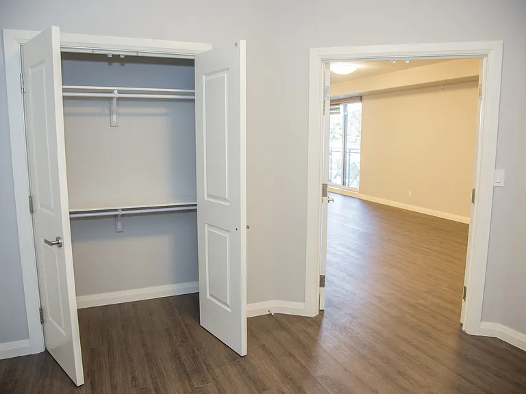 347 Hyland Dr — Photo 31