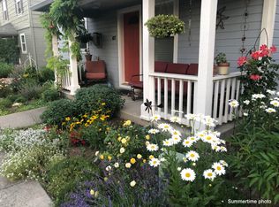 827 Blackberry Ln, Ashland, OR 97520