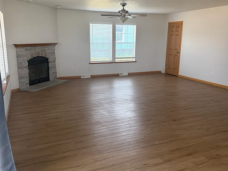 98 Meadowlark Ln — Photo 5