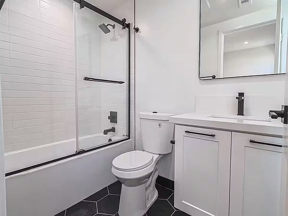 3rd image of 1227 N June St #1