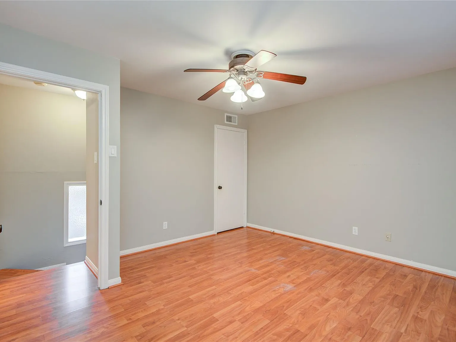 1 bed, 1.0 bath, 720 sqft, $1,200 — Photo 4