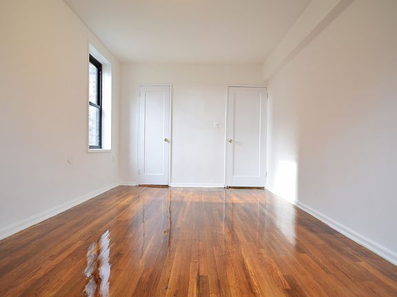 River Hill Gardens - Bedroom - M95-01A