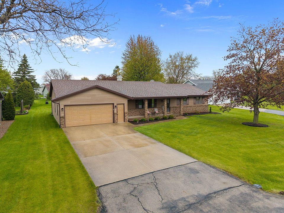 1st image of W2572 Colonial Ct