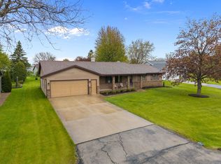 W2572 Colonial Ct, Appleton, WI 54915