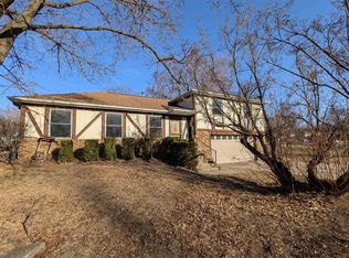 2115 Sunset Dr, Pekin, IL