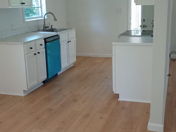 3rd image of 3003 Hollywood St